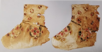 Painted silk socks from the Astana Cemetery (Tang Dynasty).